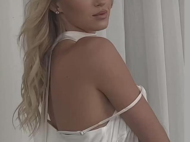 TheHottestBlonde - Live Sex Cam - 25052741