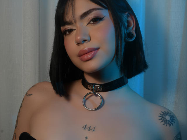 SalomeHil - Live sexe cam - 25054373