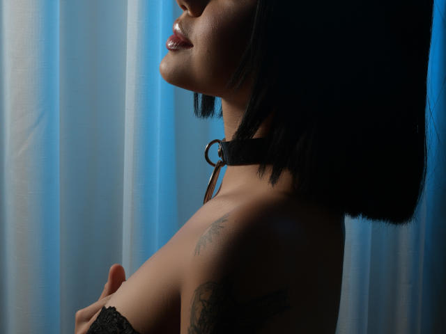 SalomeHil - Live sexe cam - 25054377