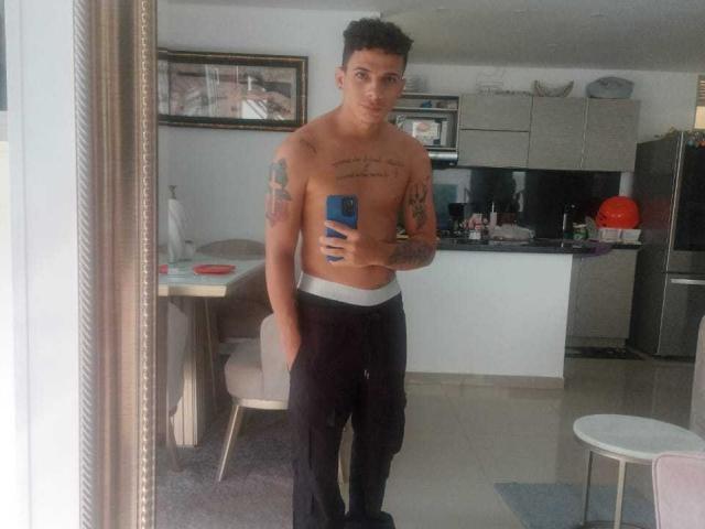 HottLoverGuy69 - Live sexe cam - 25054593