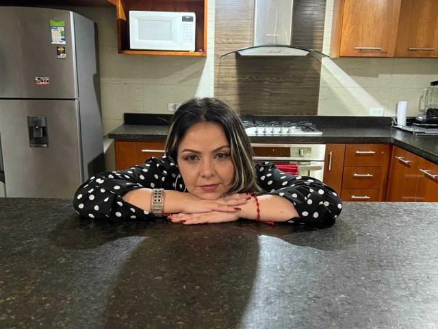 MelissaTheas - Live Sex Cam - 25068373