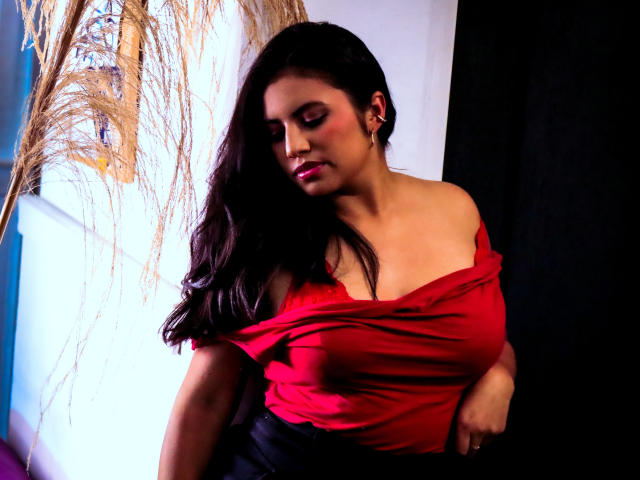 DaphneVilla - Live sex cam - 25072741