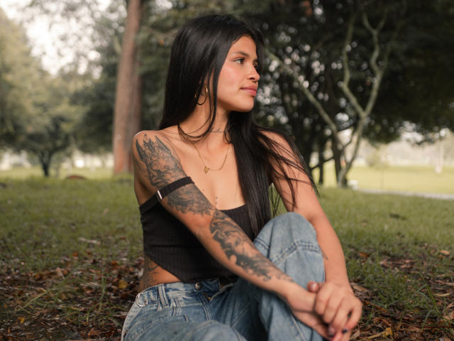 AlaiaStone - Sexe cam en vivo - 25083293