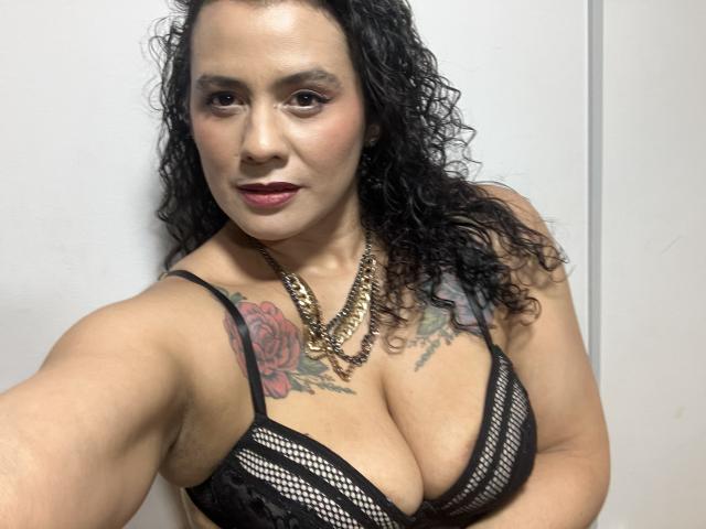 Tamarajoones - Live sex cam - 25086405