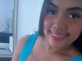 AnnieAlessio - Live sex cam - 25093813