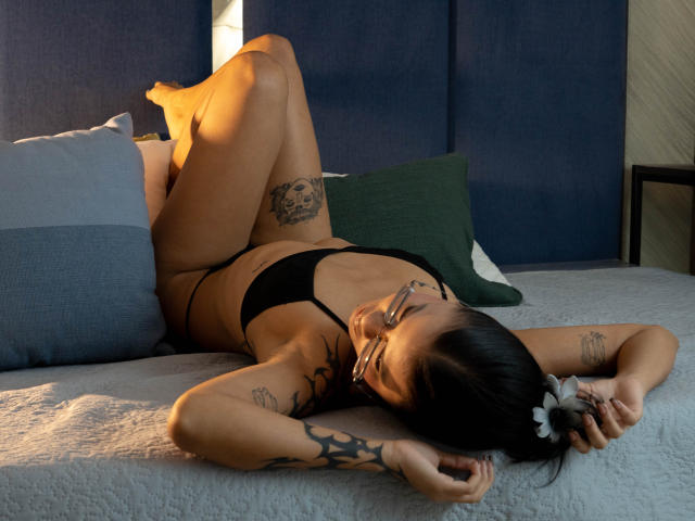 ElizabethRoux - Live Sex Cam - 25096129