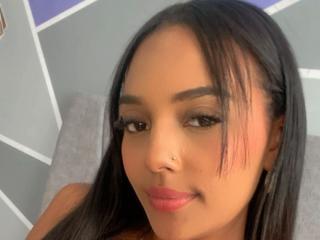 MissCharlotts - Live Sex Cam - 25097901