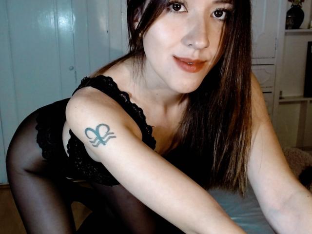 MiaGarcia - Live sex cam - 25098189