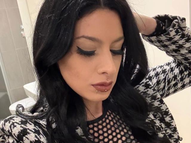 Larissa-TS-hot - Live Sex Cam - 25099349