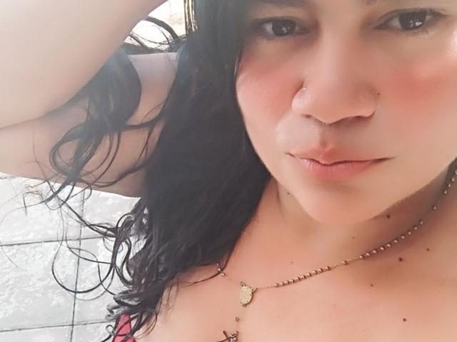 EmmaRossi - Live sexe cam - 25099757