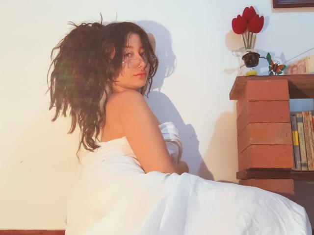 Genesiss - Live porn &amp; sex cam - 25102121