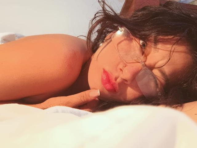 Genesiss - Live porn &amp; sex cam - 25102145