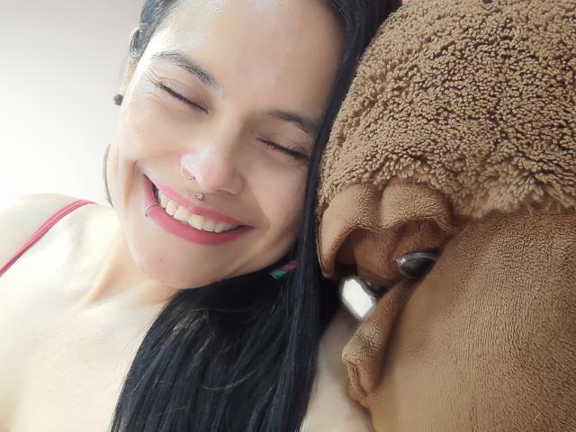 CharlotteCrofort - Live sex cam - 25108701