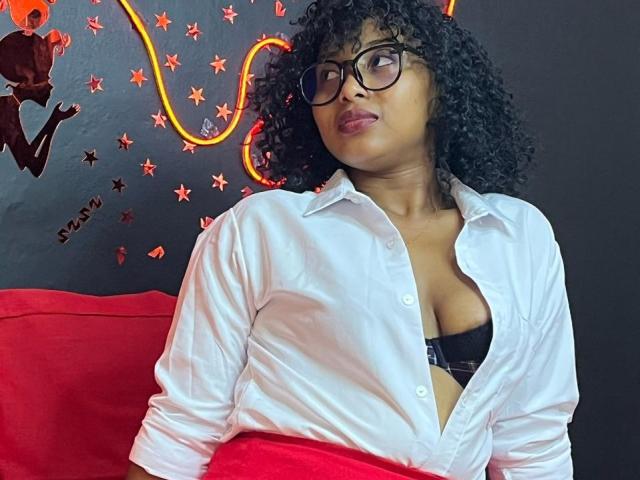 LolaDesir - Live sex cam - 25118045