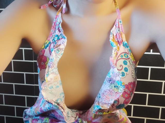 ChloeWu - Live sex cam - 25118129