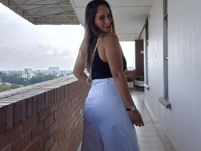 RousseMelinda - Live porn &amp; sex cam - 25121085