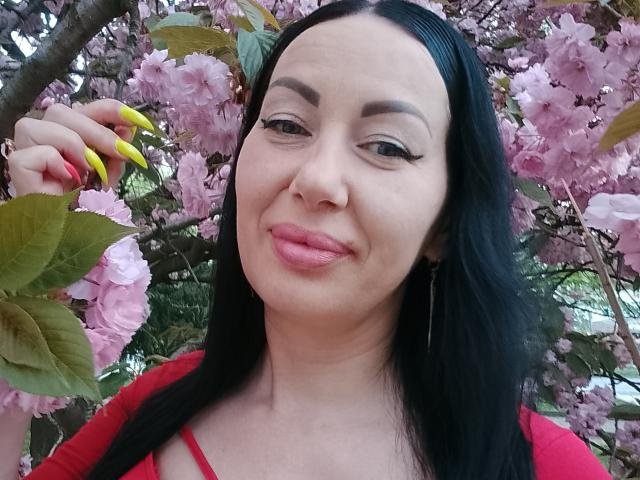 MirandaHott69 - Live Sex Cam - 25121609