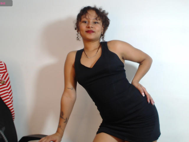 SofiaPassione - Live porn &amp; sex cam - 25125265