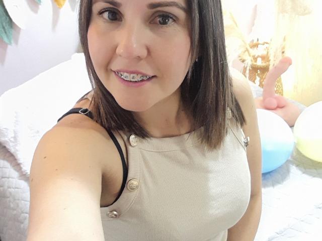 AdelaShery - Sexe cam en vivo - 25142937
