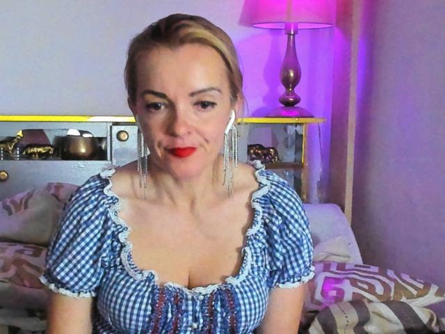 KateRouge - Live sex cam - 25144165