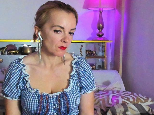 KateRouge - Live sex cam - 25144181