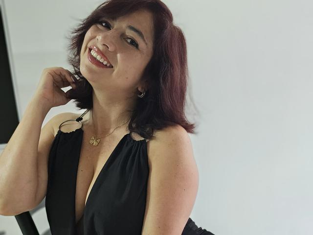 AlessiaRed - Live sex cam - 25144529