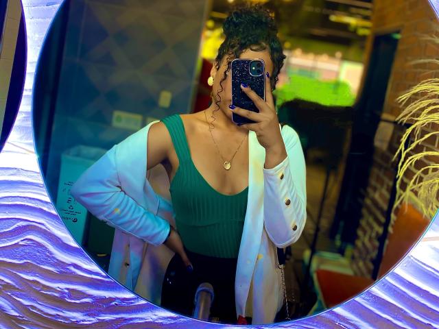 SophieSonyas - Live porn &amp; sex cam - 25145061