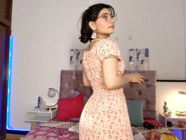 SeleneLeon - Live sex cam - 25145433