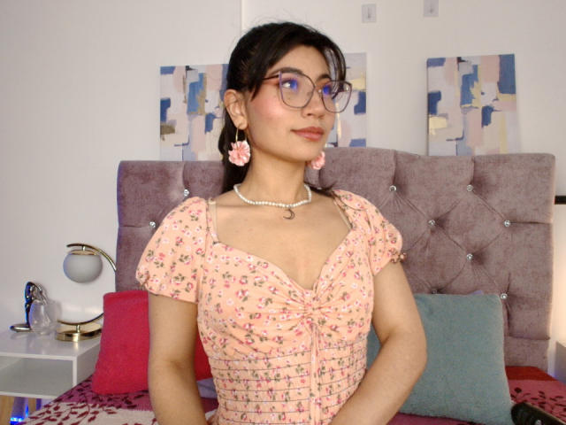 SeleneLeon - Live Sex Cam - 25145445