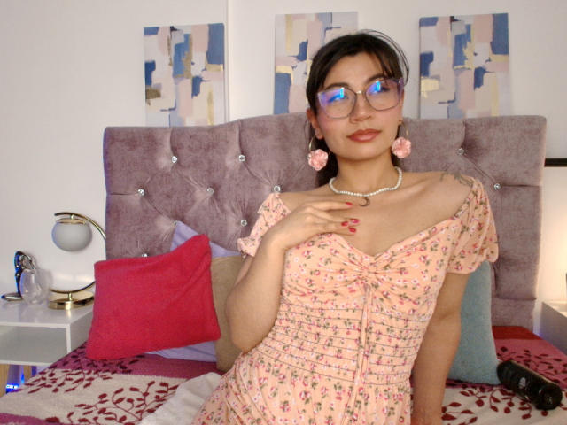 SeleneLeon - Live Sex Cam - 25145453