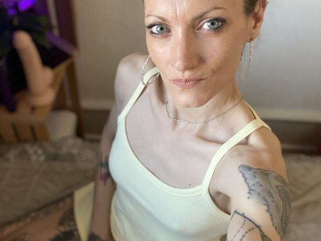 DaneeSoHot - Sexe cam en vivo - 25151109