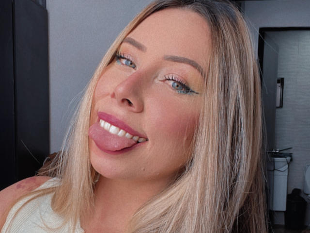 JennyLawry - Live Sex Cam - 25152373