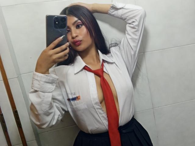 EmmaaRodriguez - Live sex cam - 25157193