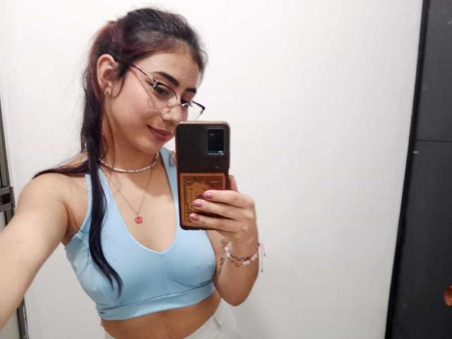 SarahLark - Live sex cam - 25162785