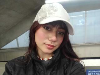 SarahLark - Live sex cam - 25162813