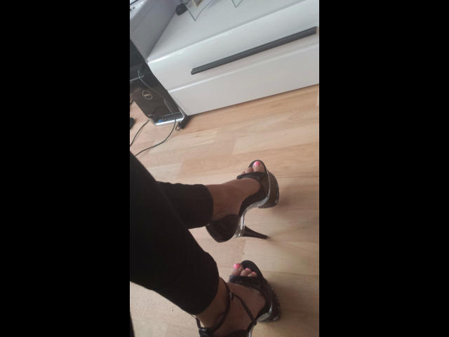 minnieme-hot - Live sex cam - 25163945