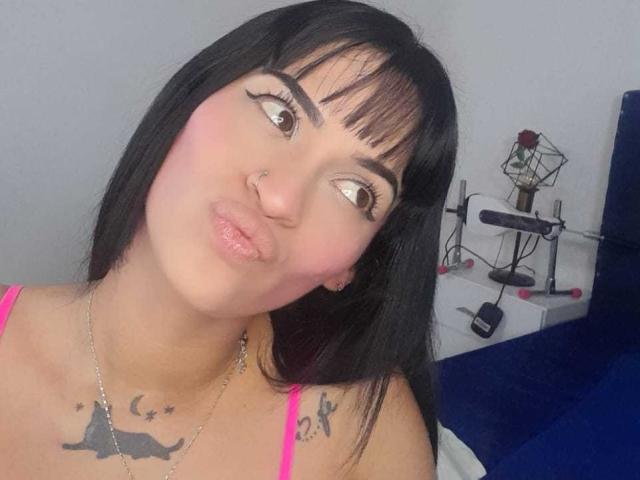 ZullyHotX - Live sex cam - 25171061