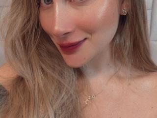 ArianaLu - Live Sex Cam - 25171369