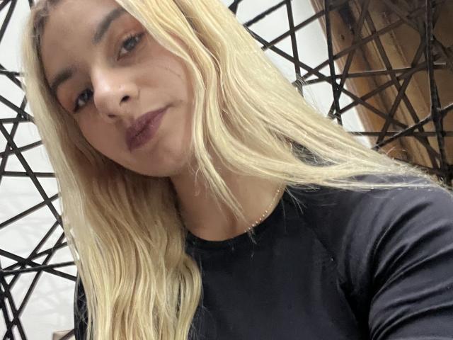 AtheneaRossi - Live sexe cam - 25178809