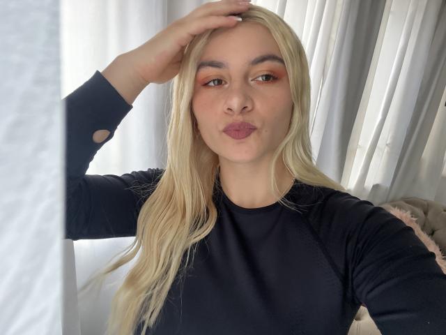 AtheneaRossi - Sexe cam en vivo - 25178921