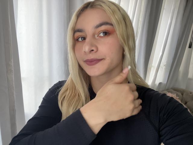 AtheneaRossi - Live porn &amp; sex cam - 25178933