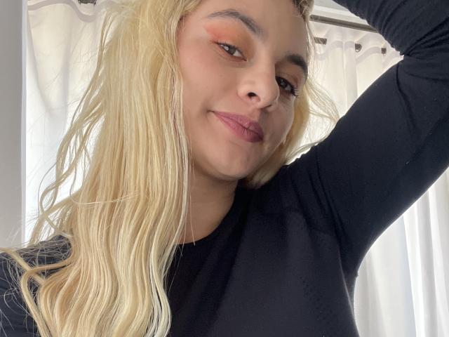 AtheneaRossi - Live sex cam - 25179037