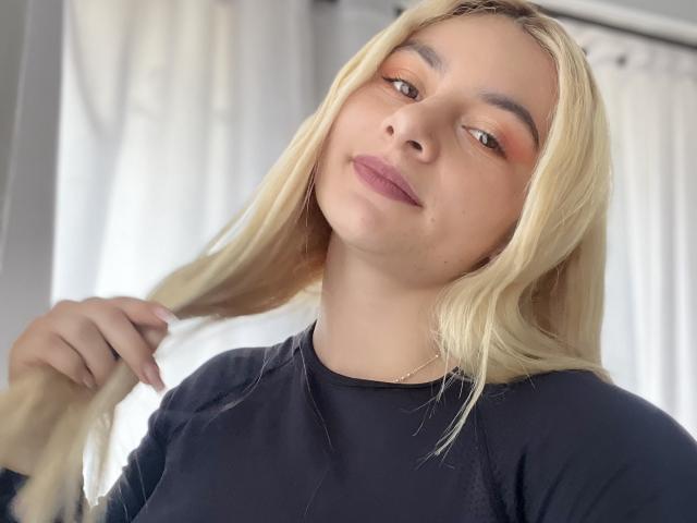 AtheneaRossi - Live porn &amp; sex cam - 25179237