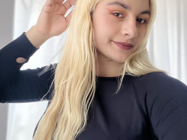 AtheneaRossi - Live porn &amp; sex cam - 25179253
