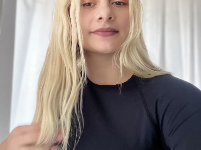 AtheneaRossi - Porno na żywo i seks kamera - 25179261