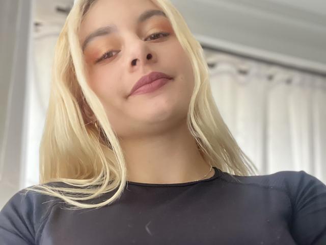 AtheneaRossi - Live porn &amp; sex cam - 25179317