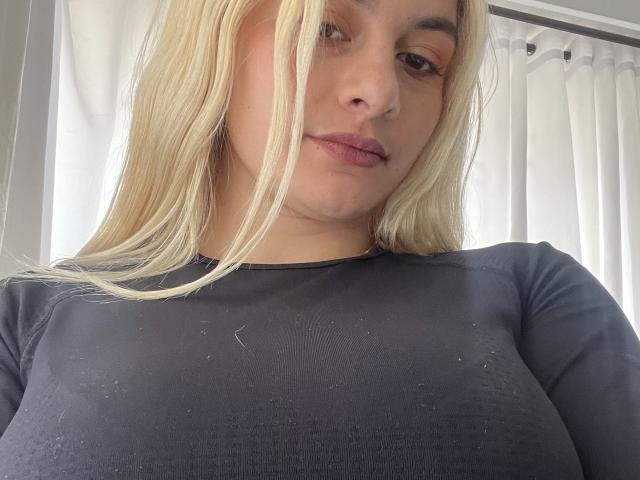 AtheneaRossi - Sexe cam en vivo - 25179321