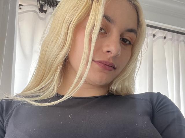 AtheneaRossi - Live sex cam - 25179329