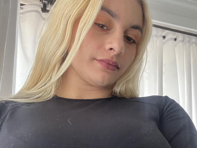 AtheneaRossi - Sexe cam en vivo - 25179337