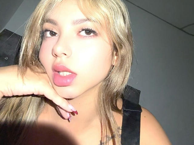 SofiaFoxx - Live sexe cam - 25179445